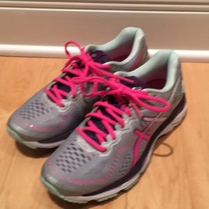 Women’s ASICS gel Kayanu  sz 8.5 excellent cond